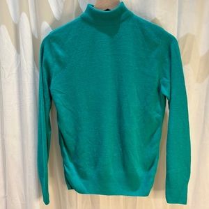 ✨ 2/$20 ✨ Keneth Too Green Acrylic Mock Neck Long Sleeve Pullover Top Sm